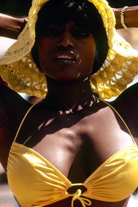 African Anastangel beautiful nude photo