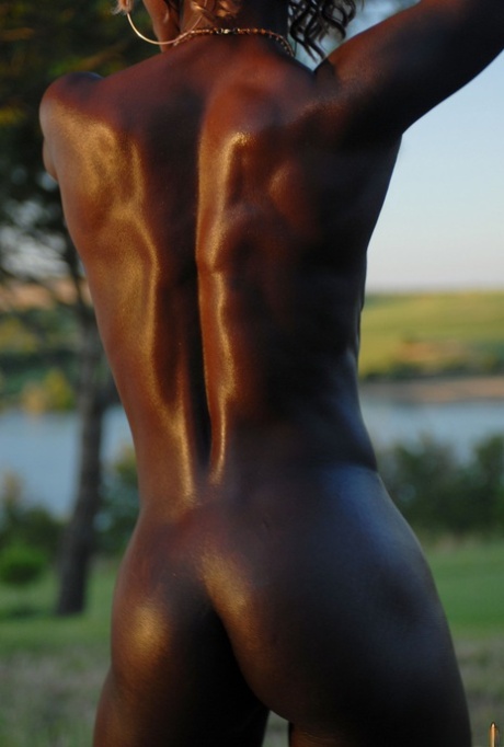 African Haylee hot nude galleries
