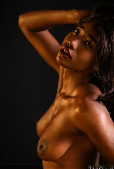 Latina Milli hot sexy photos