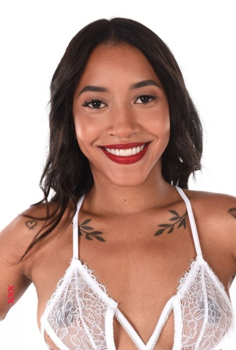Brazzilian Dominant Girl nude gallery