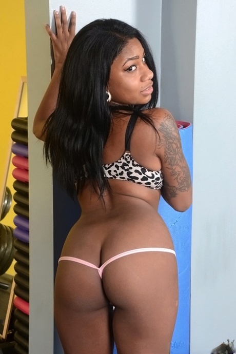 Brazzilian Missy nude photos