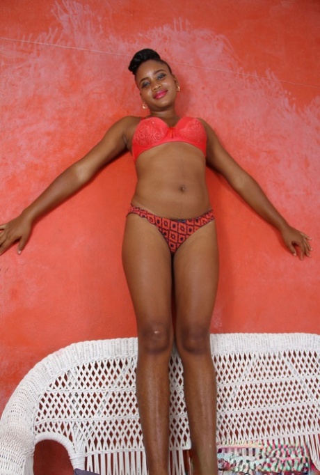 Brazzilian Milf Orgasm beautiful nude photos