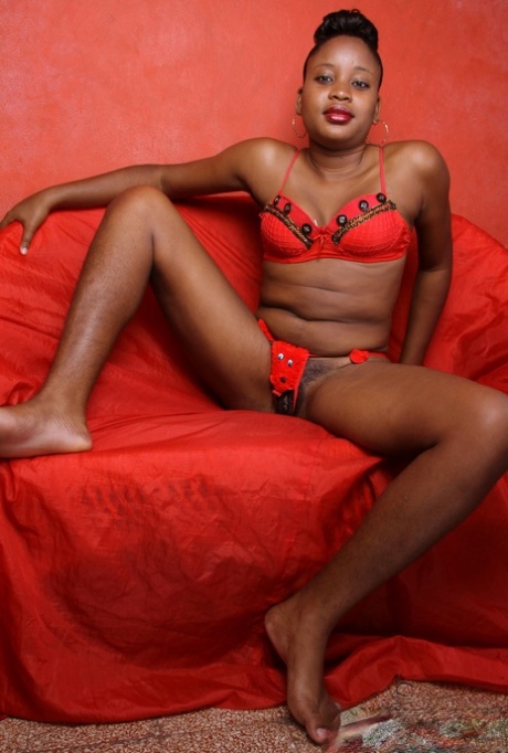 Brazzilian In Public nude image