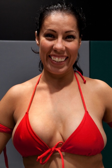 Latina Sara Minx sexy nude photo