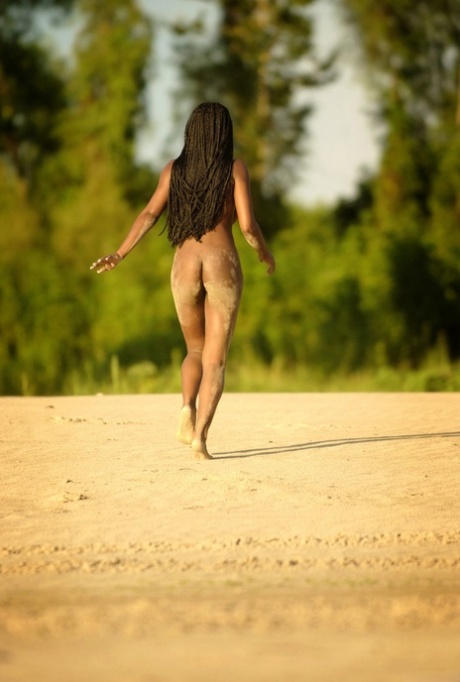African British Mature nude pic