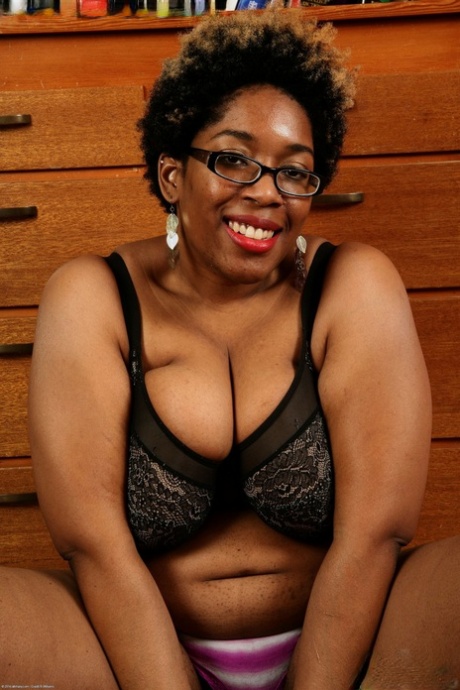 African 3d Stepmom sexy photos