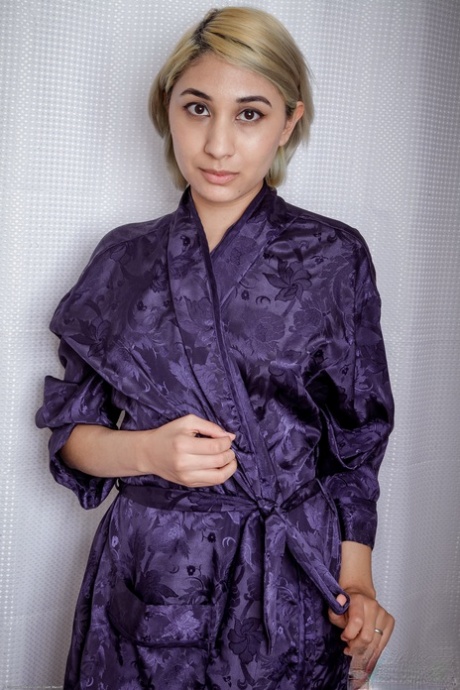 Nenetl Avril beautiful model image
