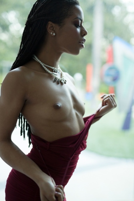 Black Miss Squirting free sexy photo